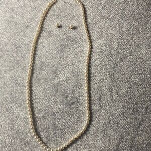 Elegant Pearl Necklace and Earring Set